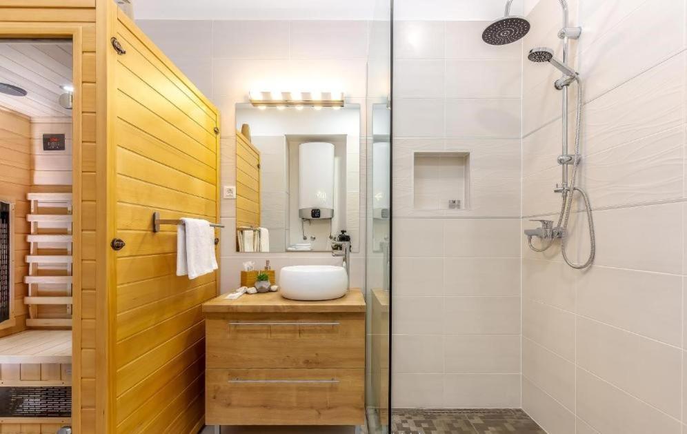 Apartment Lidija With Sauna