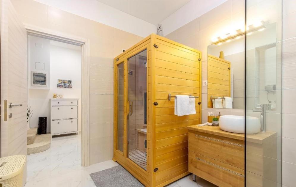 Apartment Lidija With Sauna